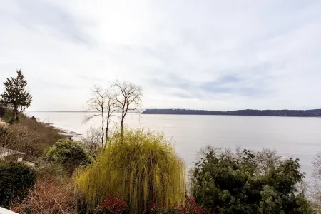 Beautiful Sound View Guesthouse Отели в г. Мекилтео