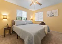 ✨ 3-King Beds / HotTub / EV Charger / Mountain View / Walk to River & Dining