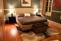 New York Style Loft Located In A Historic Building In Downtown Salem, Oregon.