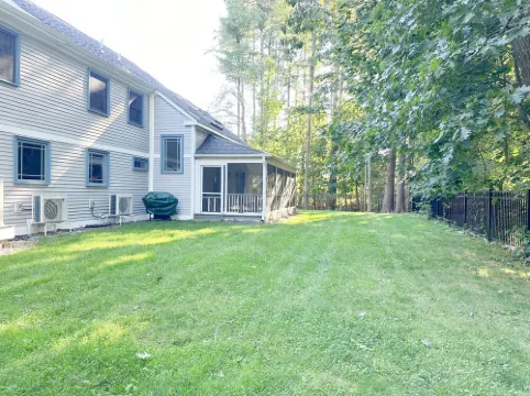 Spacious Home Near Rye Beaches Hotels in Rye