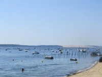 MODERN VILLA WITH HEATED POOL IN THE PROMISED AREA OF ANDERNOS LES BAINS Hotels in Andernos-les-Bains