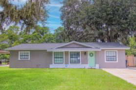 3 Bed 2 Bath Huge Yard Pet Friendly! in Riverview