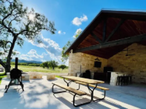 Casa Pacana - Private Frio Canyon Resort-Type Property w/Views! Hotels in Real County
