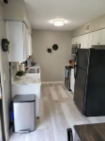 Beautiful 3 Bed, 2 Bath, Sleeps 6, Full Kitchen. Garage. Close to World Cup!