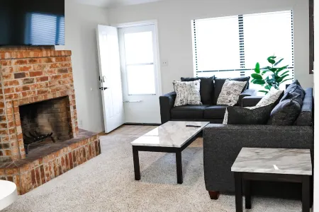 Trinity Townhome #B in the heart of Hobbs