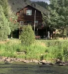 River's Edge Cabin - Newly Remodeled - On the Big Laramie River