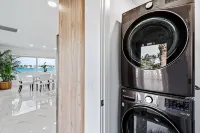 Luxury condo with stunning intracoastal water views, near downtown West Palm Bch