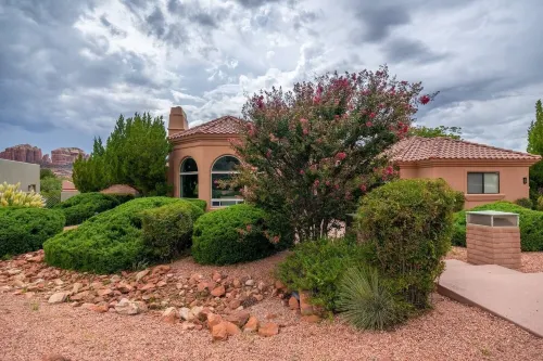 Amazing Luxury Home with Hot Tub Views and Fire Pit