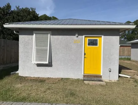 Sun Diver is Charming, Close to Marinas, and Beaches on the East End of PCB, FL Отели в г. Аппер-Гранд-Лагун