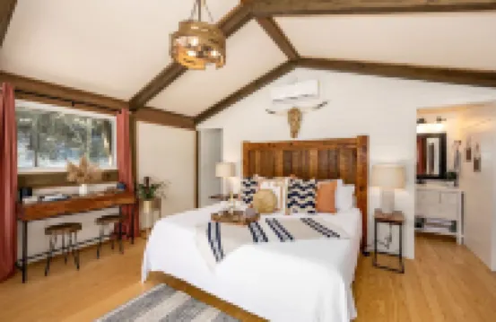 The Carson at Ridgeview. Asheville rental! Luxury Glamping!