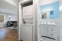 Bayside Condo in the Heart of OC