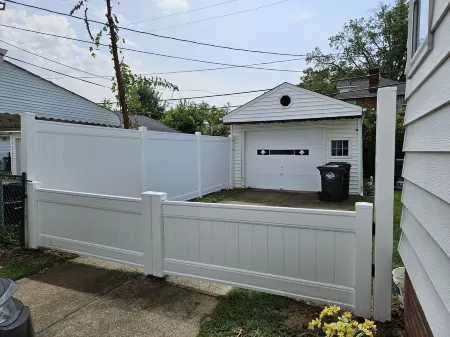 1 KING Bed 3 QUEEN Beds* Pet Friendly* Quiet