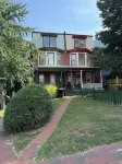 Charming  Trolley Square 1-bedroom apartment Отели в г. 