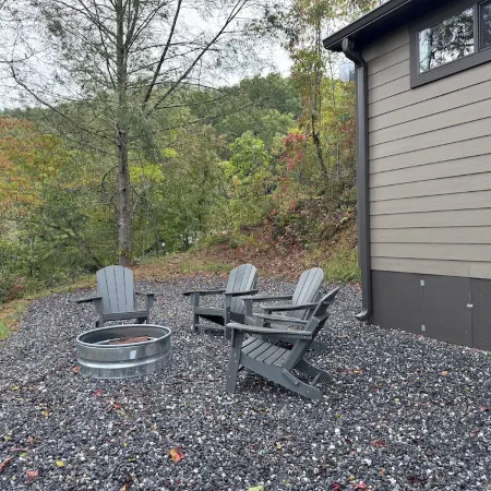 Charming Tiny Home with WiFi and AC in beautiful Cowee Valley Franklin Nc
