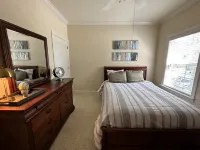 Private Condo + pool access - close to OWA waterpark, sportsplex & Gulf beaches Hotels near Aaronville Park