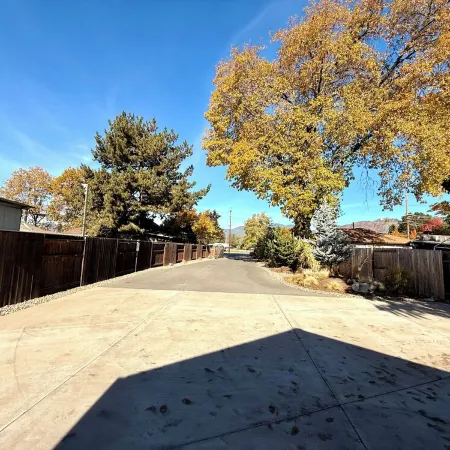Cottage with gated driveway near downtown & river