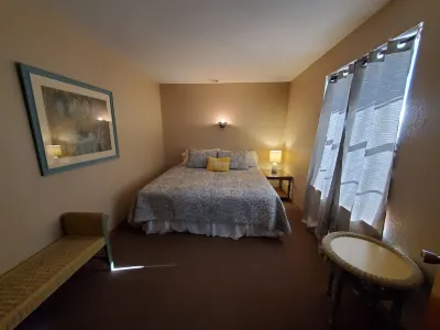 Sassafras Inn/Unit B --- Close to Marina & Boat Launch; 30 min to Eureka Springs