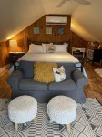 HIDDEN GEM BARN STUDIO WITH A VIEW near Monticello, wineries, with pool 버지니아 대학 주변 호텔