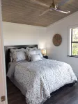 Absolute Repose - Secluded Cottage Hotels near Lyndon B. Johnson National Historical Park
