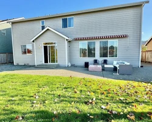 5Br Home, Fire Place, & Plenty of Space! 30 mi from Lumen Field Hotels in Sumner