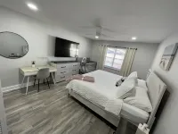 Paradise Palms Beach house with HEATED POOL🏖🌅🐬