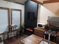 Lil' Retreat on Poorhouse