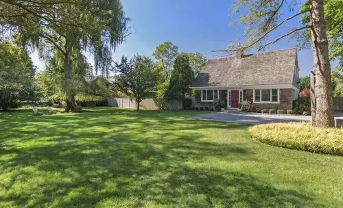 Walk to the Village! Charming modern farmhouse. Hotels in North Sea