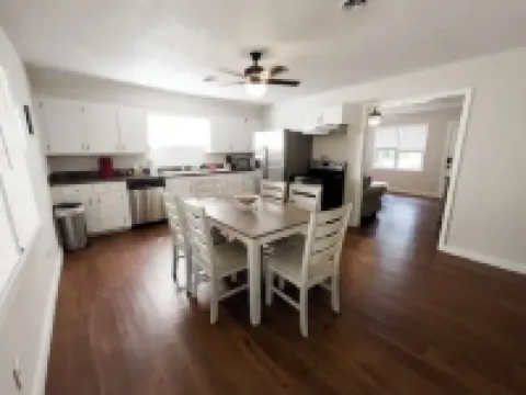 Anchor Down - 3 bed/2 bath Cabin