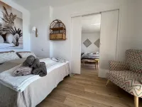 Panoramic sea view of port and beaches Hotels in Bandol