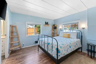 Lake View Home w/Hot Tub, 2 Blocks to Downtown Manson