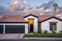 Modern Contemporary Showpiece w/Pool, Hot Tub, & Game Room!