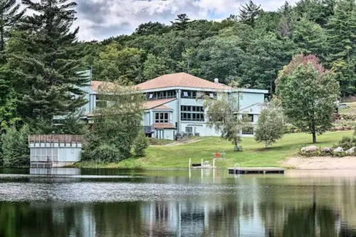 Spacious Home in Waterville Estates close to the community center