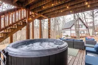 4-Bedroom Retreat in Massanutten: Hot Tub, Near Skiing, Golf, & Adventure Park