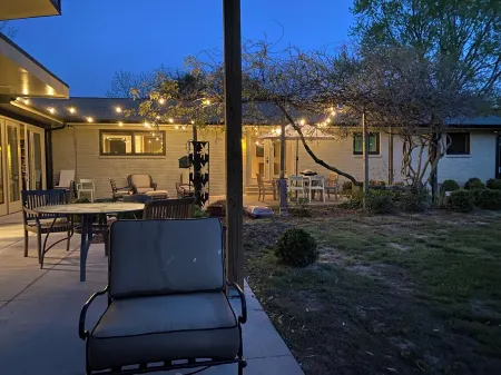 Murfreesboro Mid-Century Modern with AC, WiFi