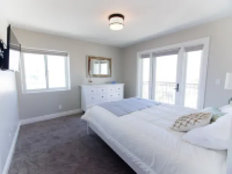 Luxury Condo in the Heart of Downtown Pismo Beach, Rooftop Spa! 322 Stimson Ave,