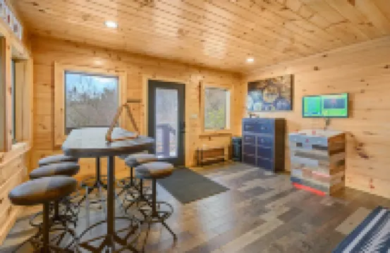 🌄Unforgettable Views!! Huge Luxury Lodge with Firepit!