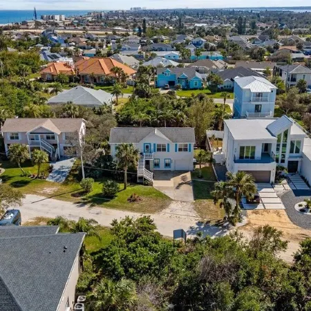 King Suite, Hot Tub, Pool, BBQ Grill, Bikes, Patio, EV Charger, 600 ft 2 Beach!