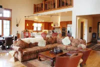 On Sale! Huge 5 Bd Dog Friendly, Hot Tub, Great Reviews