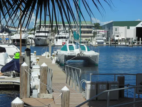 Sailing catamaran vacation rentals in Pensacola Beach
