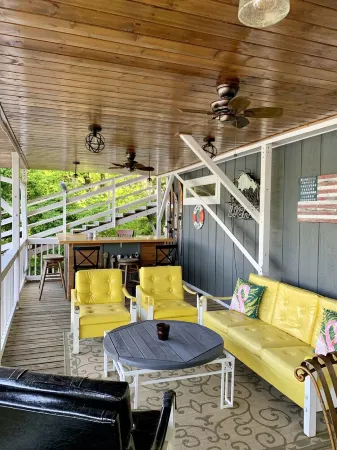 Book for Christmas. Hot Tub. Pet Friendly.Lakefront Home. Booking 2026.