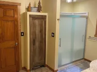 Snowmobiles, Skiing, ABR Amazing 2-bedroom house with WiFi in Hurley, Mercer Hotels in Oma