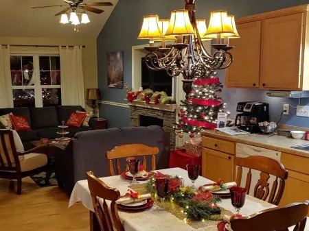 Cozy KY Escape with Hot Tub Near the Bourbon Trail