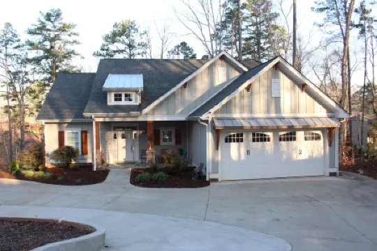 Beautiful waterfront home on a private cove in Lake Keowee w/ hot tub