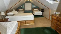 Steps to Lake Erie near Lakeside - Private Hot Tub, Seasonal Pool, Recreation