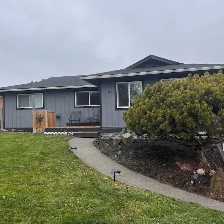New! 2 Kings! Hot Tub! Access to Full Gym!Espresso! Fully Fenced Yard!