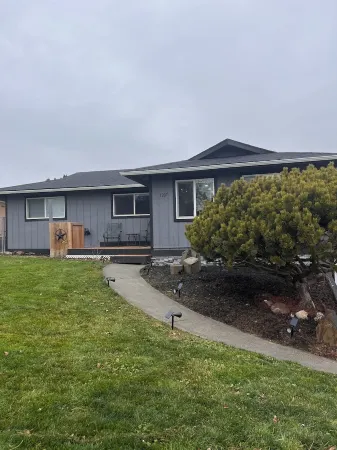 New! 2 Kings! Hot Tub! Access to Full Gym!Espresso! Fully Fenced Yard!