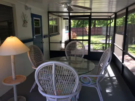 3-bedroom house in marvelous Hudson with AC, WiFi