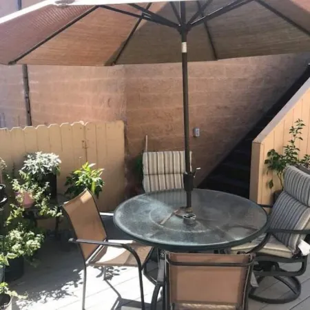 Cozy Native American Village! HOT TUB! PET FRIENDLY!Fenced-in yards!