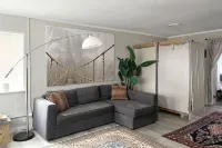 Waterfront coastal cottage charm in delightful Port Royal