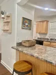 Cozy townhouse in the heart of Fayetteville, minutes from the U of A.